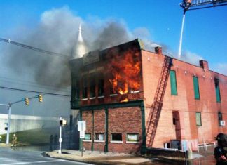 Fire Destroys Indiana Roadhouse woodysnightlubfire.jpg
