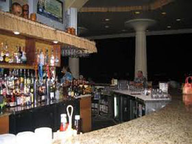 Airports With Alcohol-And Lots Of It airportbar.jpg