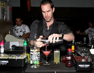RuPaul’s Drag Race Is An ABSOLUT Win! bartenderabsolut.jpg
