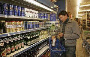 guybuyingliquor.jpg