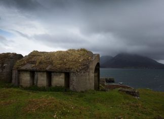 ISLAND FIRST: WHISKY DISTILLERY ON ISLE OF RAASAY https://www.barbizmag.com/images/new/guy2.jpg
