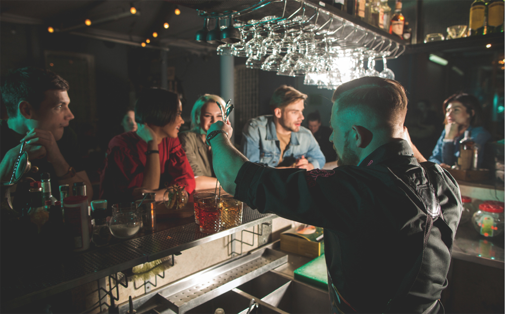How To 11 Tips for Successfully Running a Bar