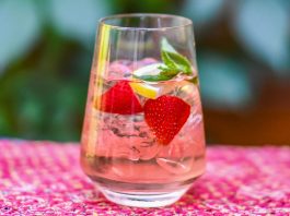 strawberry rose spritzer