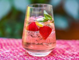 strawberry rose spritzer