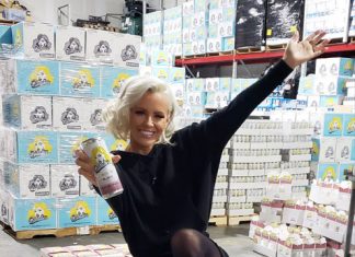 Jenny McCarthy to Introduce Blondies Bubbles and Open Nightclub & Bar Show Jenny McCarthy Blondies Bubbles