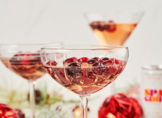 Make Spirits Bright With These Holiday Cocktail Recipes mistletoe martini